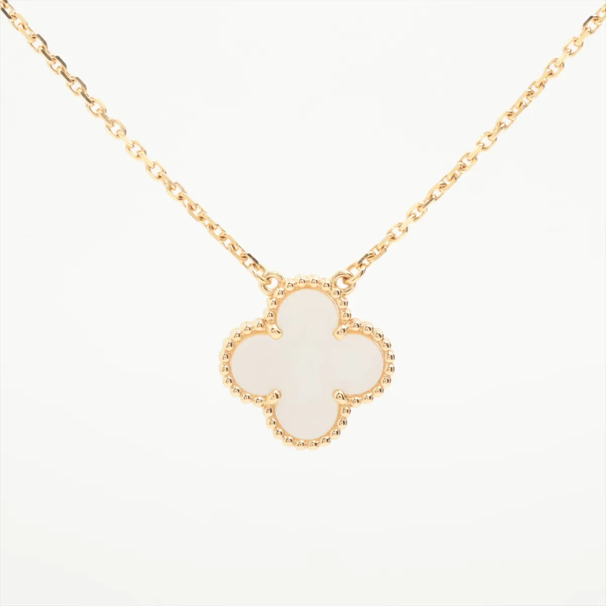 Van Cleef & Arpels Vintage Alhambra pendant, 18K yellow gold, mother-of-pearl