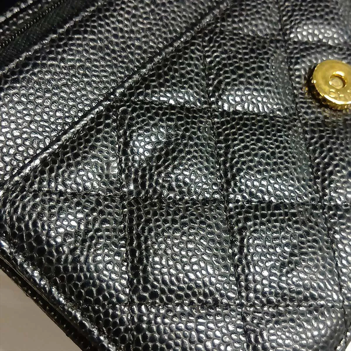 Matelasse Caviar Skin chain wallet black
